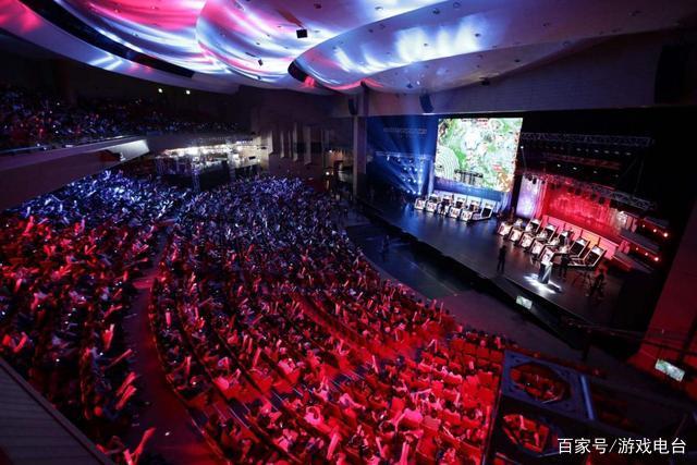 点球不仅展 点球不仅展